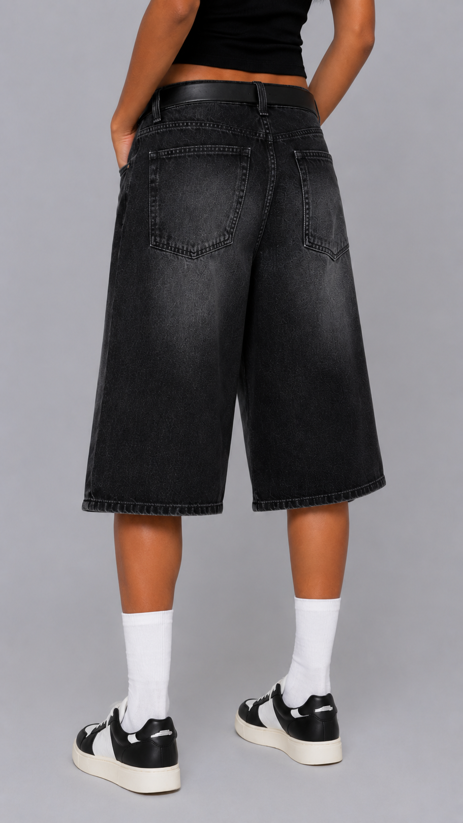 Vera Onyx Jorts