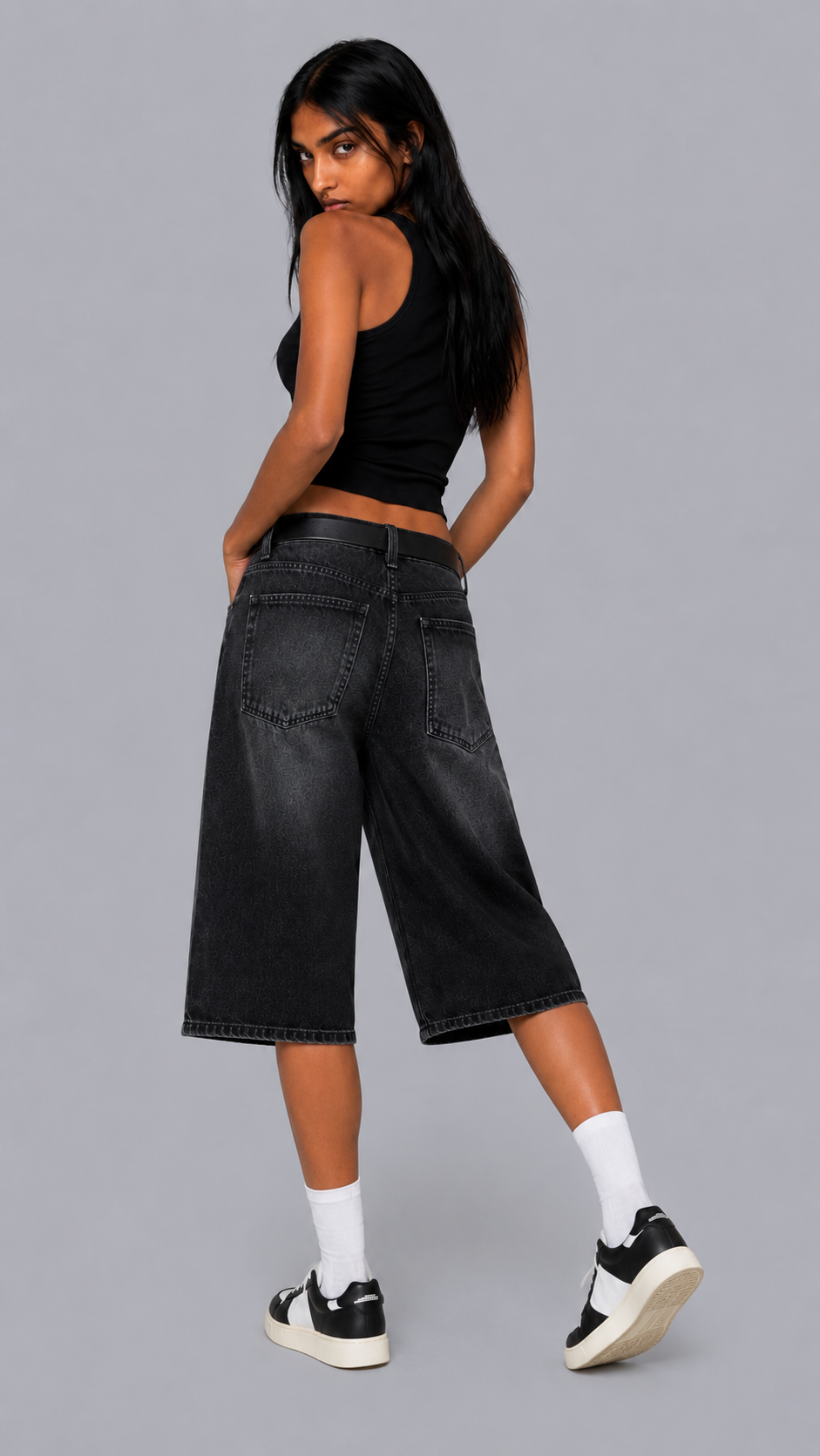 Vera Onyx Jorts