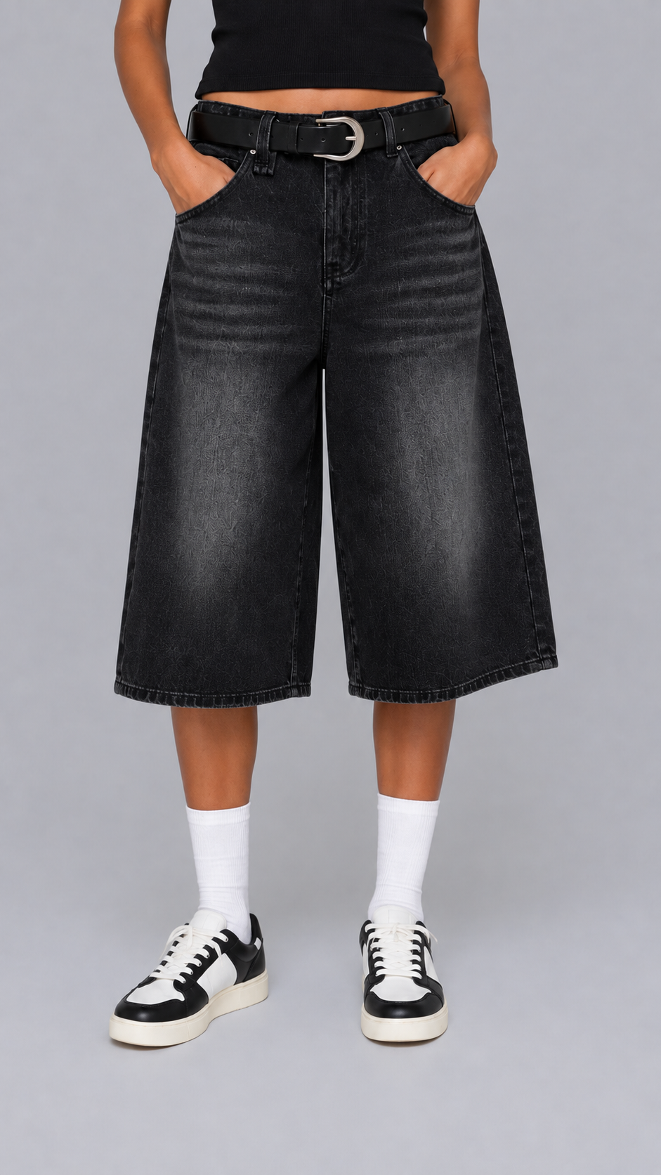 Vera Onyx Jorts